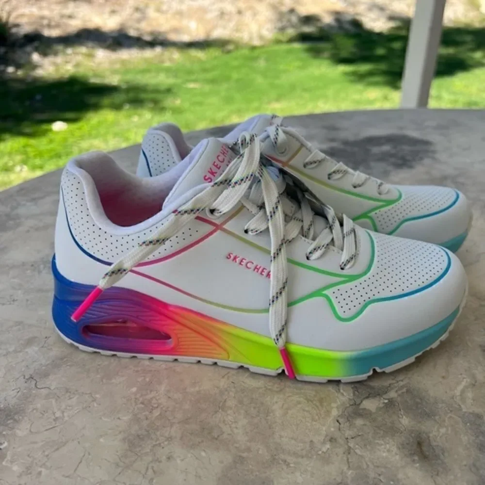 NWOT Uno Pop of Sunshine‎ Women's Skecher's Sneakers Size 7